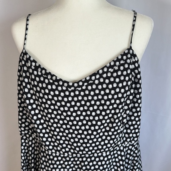 Old Navy Black & White Seashell Flowy Summer Dress - Picture 8 of 12